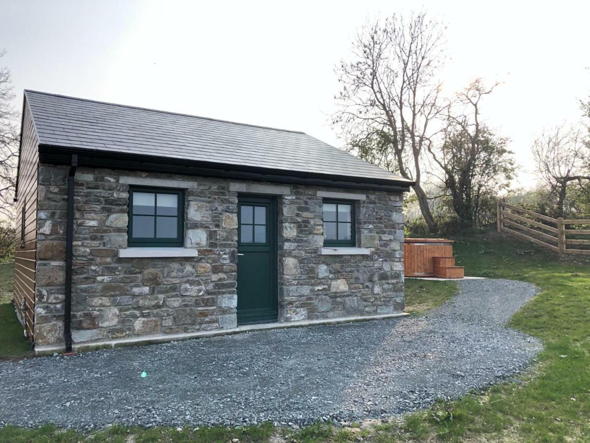 Oakwell Village * Ramelton