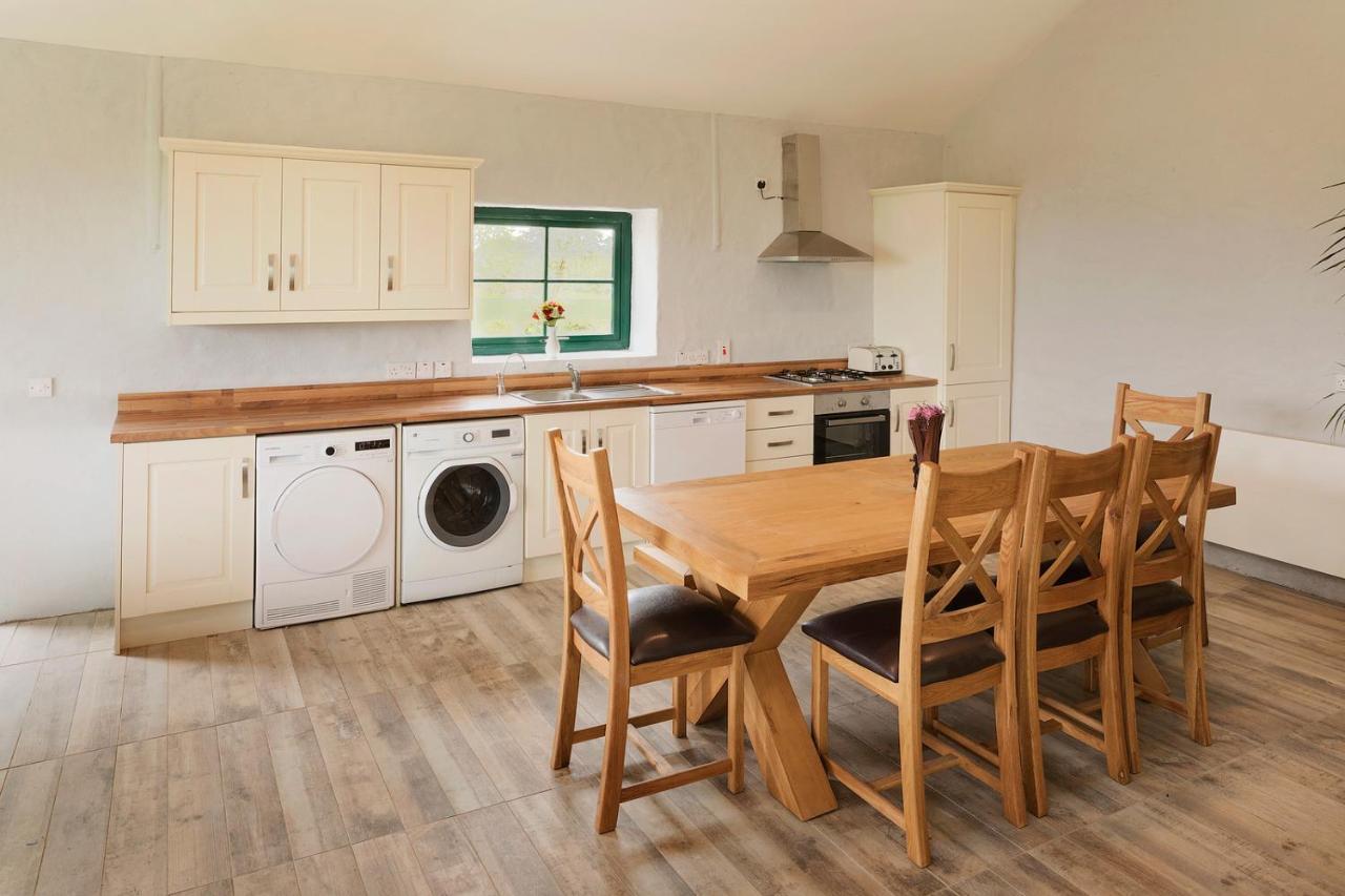 Oakwell Village * Ramelton